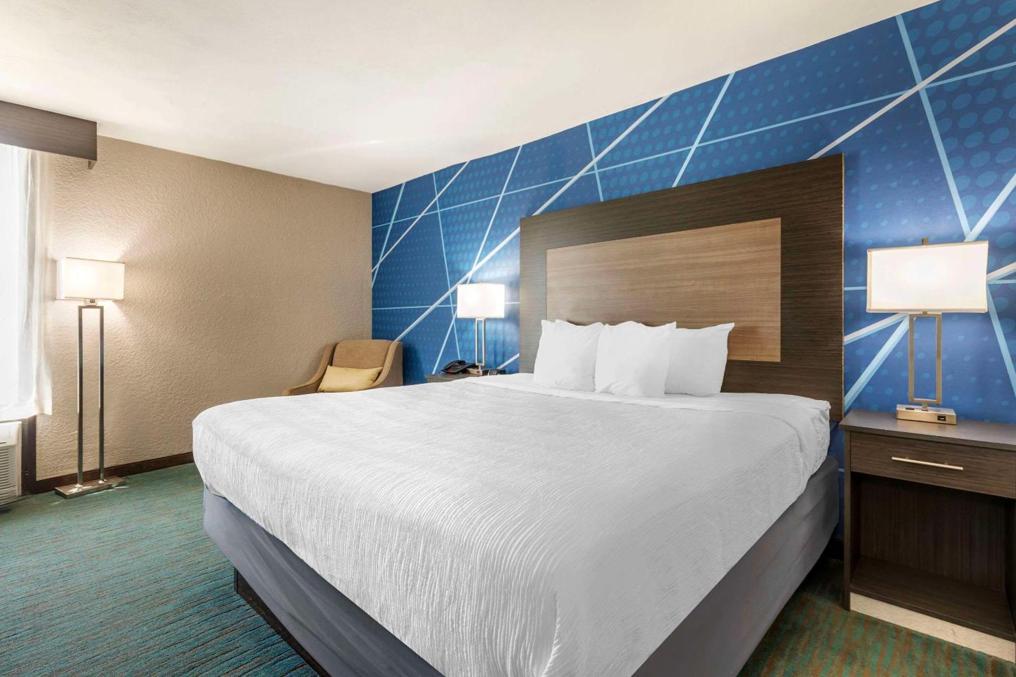 Comfort Inn Dallas North Love Field Airport Екстериор снимка