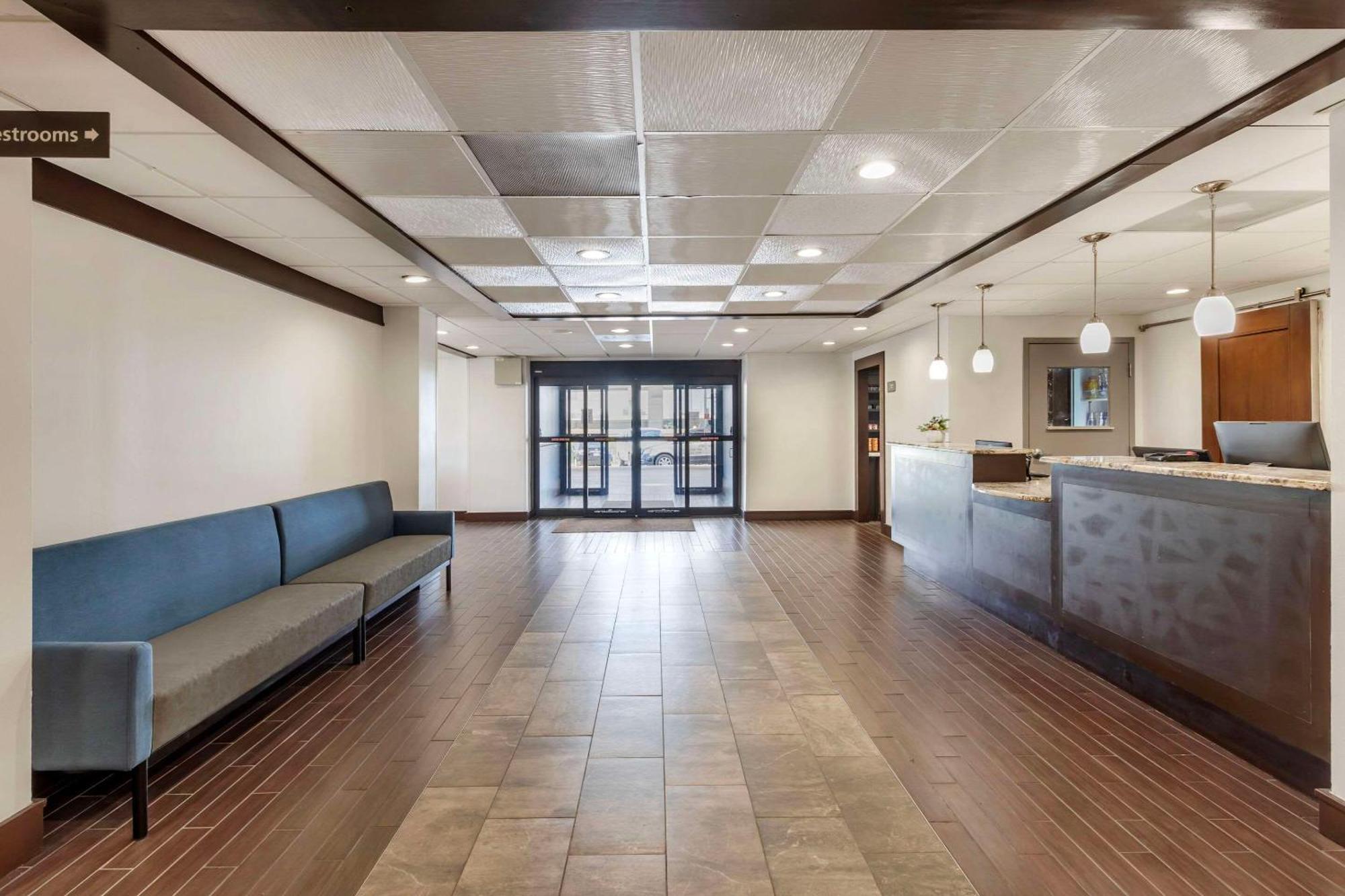 Comfort Inn Dallas North Love Field Airport Екстериор снимка